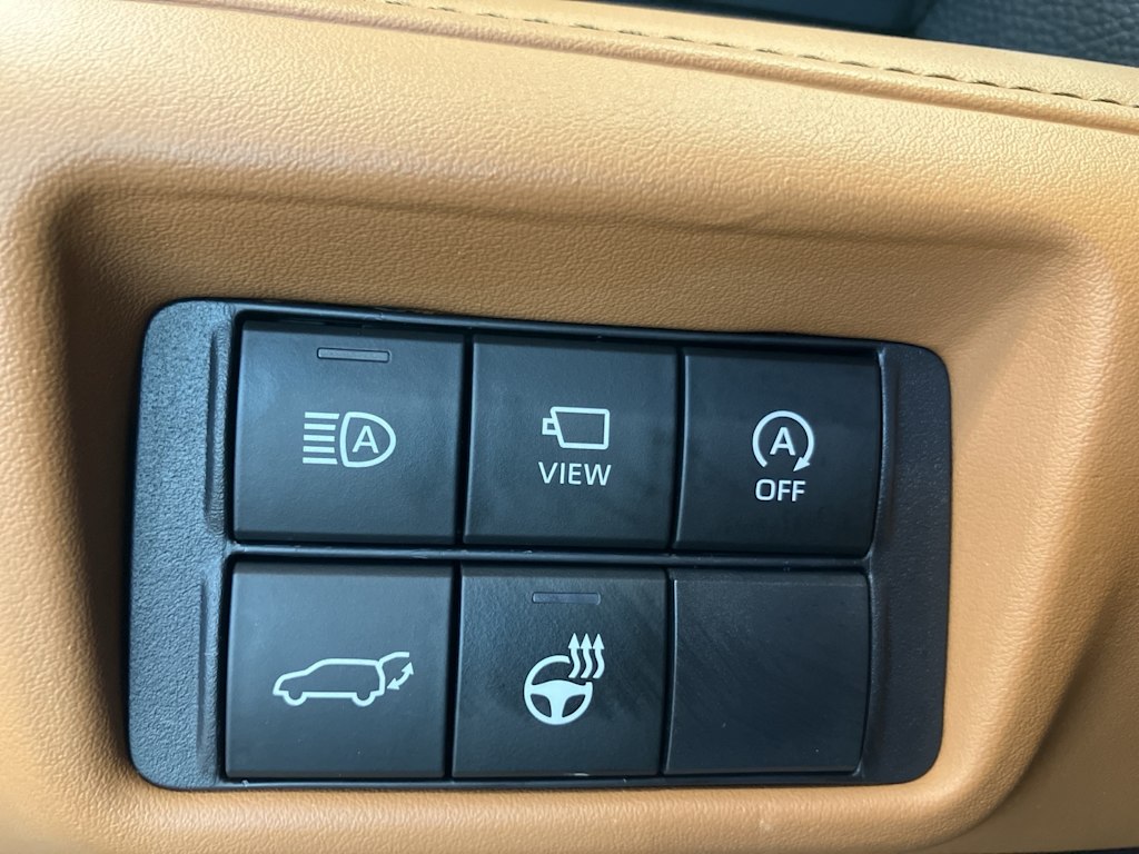 Thumbnail: 2023 Toyota Highlander - 23