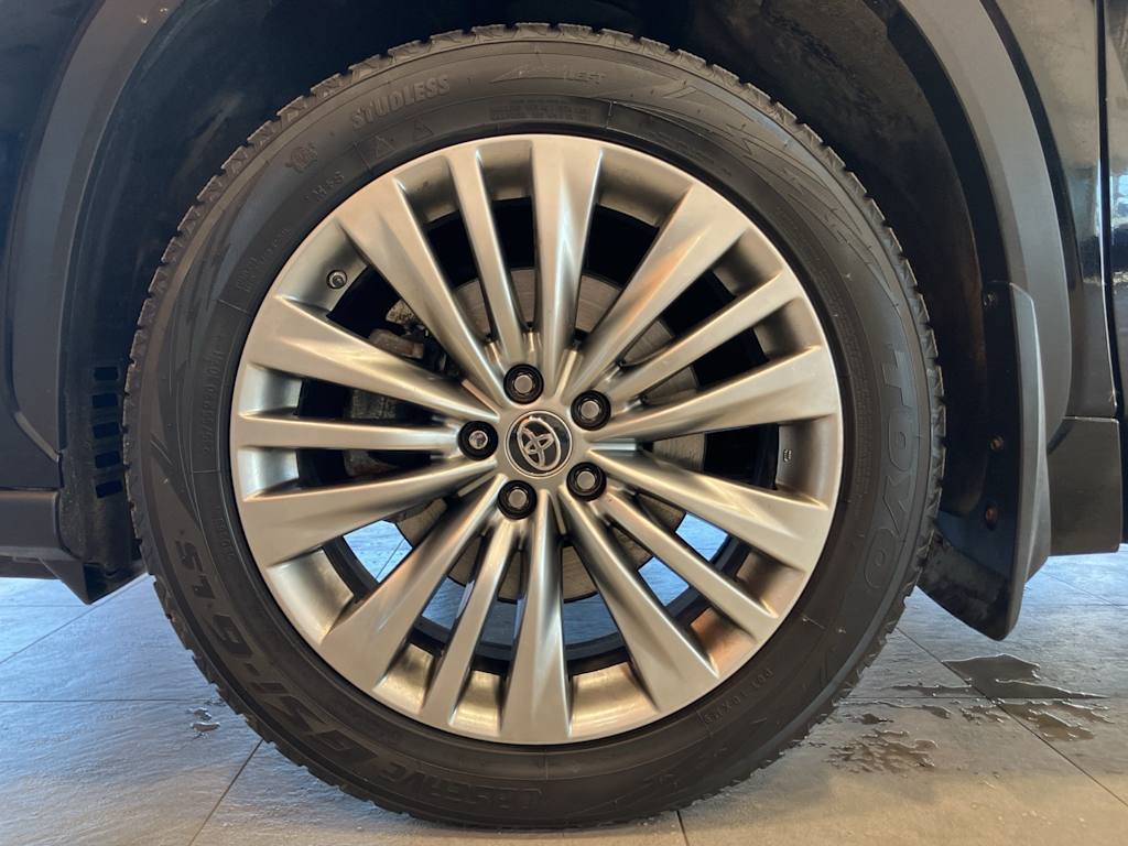 Thumbnail: 2023 Toyota Highlander - 7