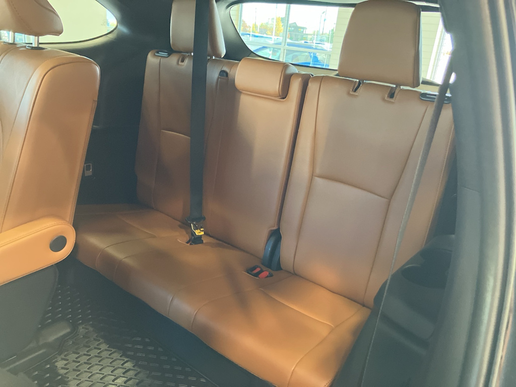 Thumbnail: 2023 Toyota Highlander - 33