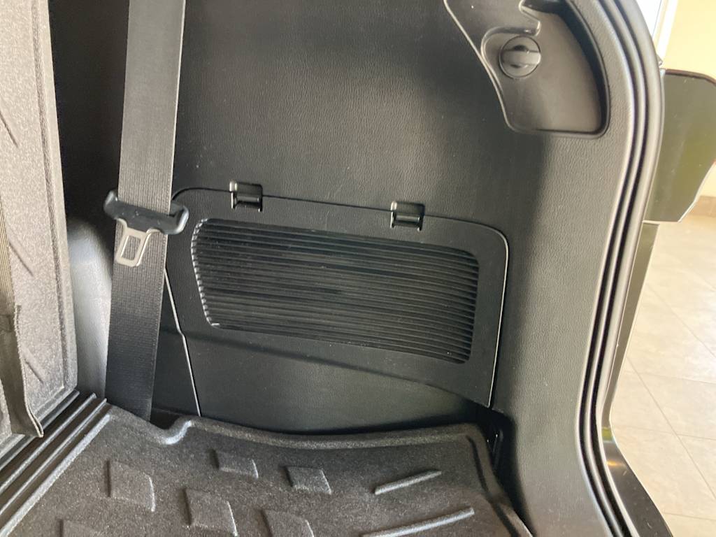 Thumbnail: 2023 Toyota Highlander - 35