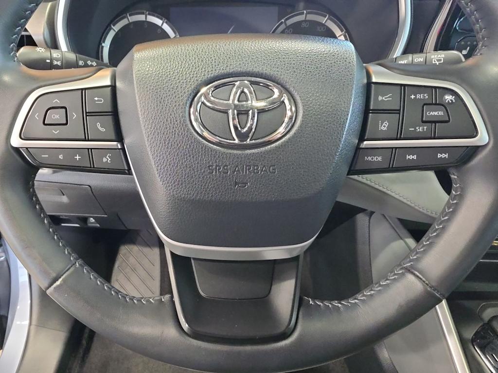 Thumbnail: 2023 Toyota Highlander - 27