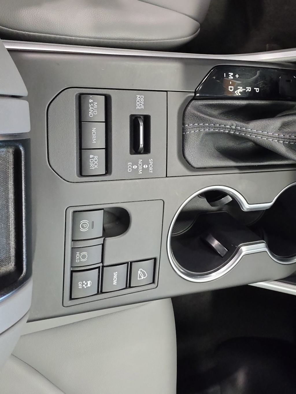 Thumbnail: 2023 Toyota Highlander - 28