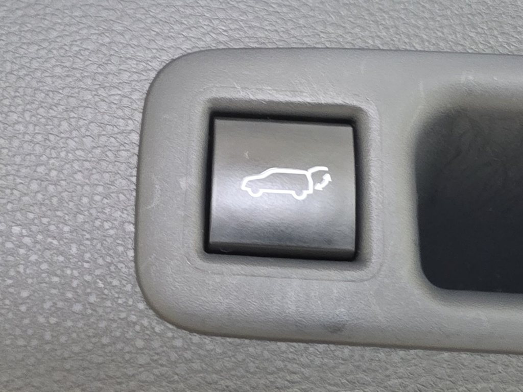 Thumbnail: 2023 Toyota Highlander - 38