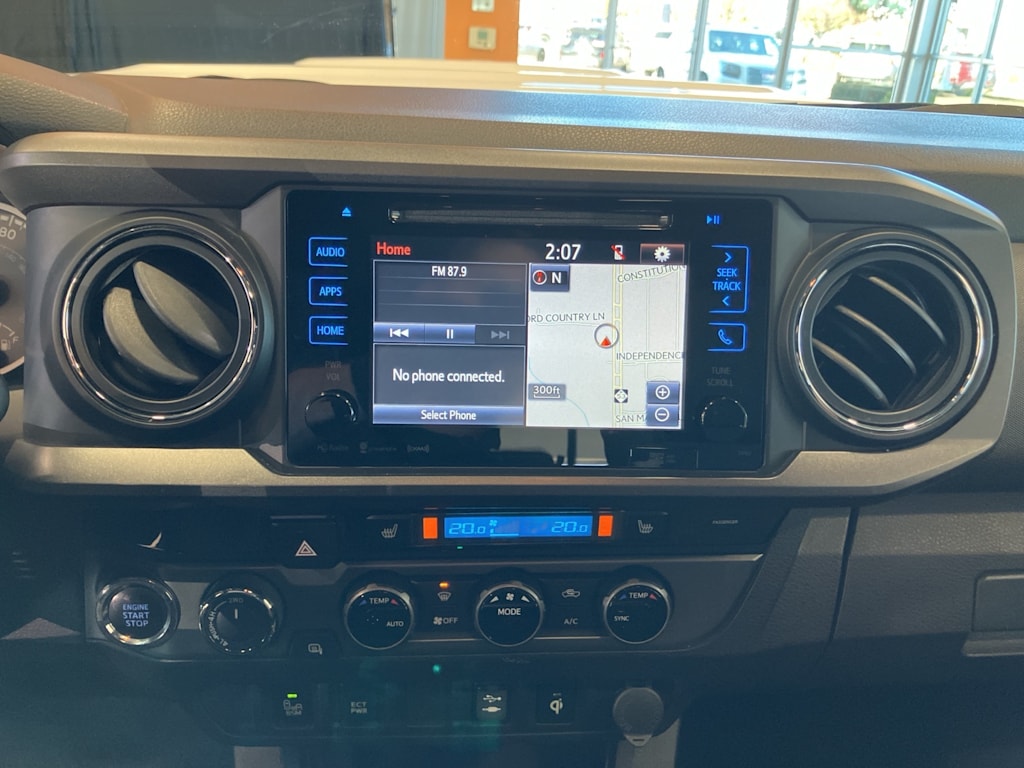 Thumbnail: 2017 Toyota Tacoma - 12