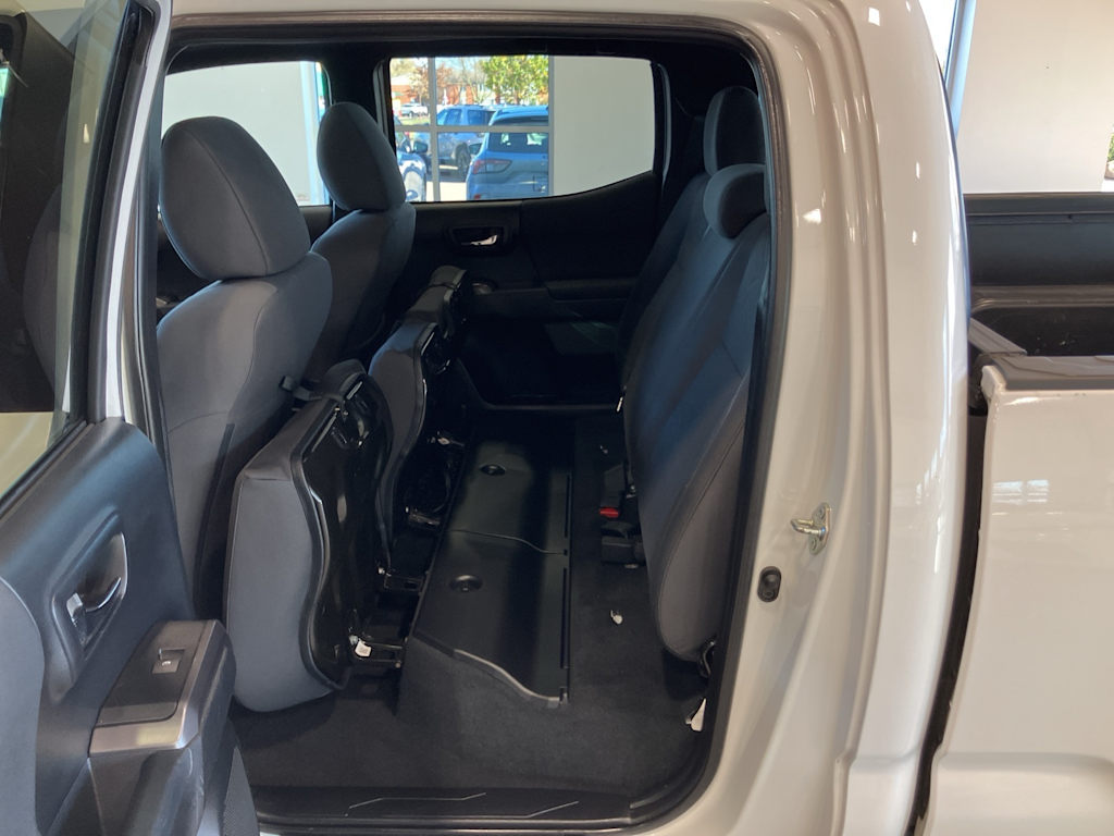 Thumbnail: 2017 Toyota Tacoma - 30