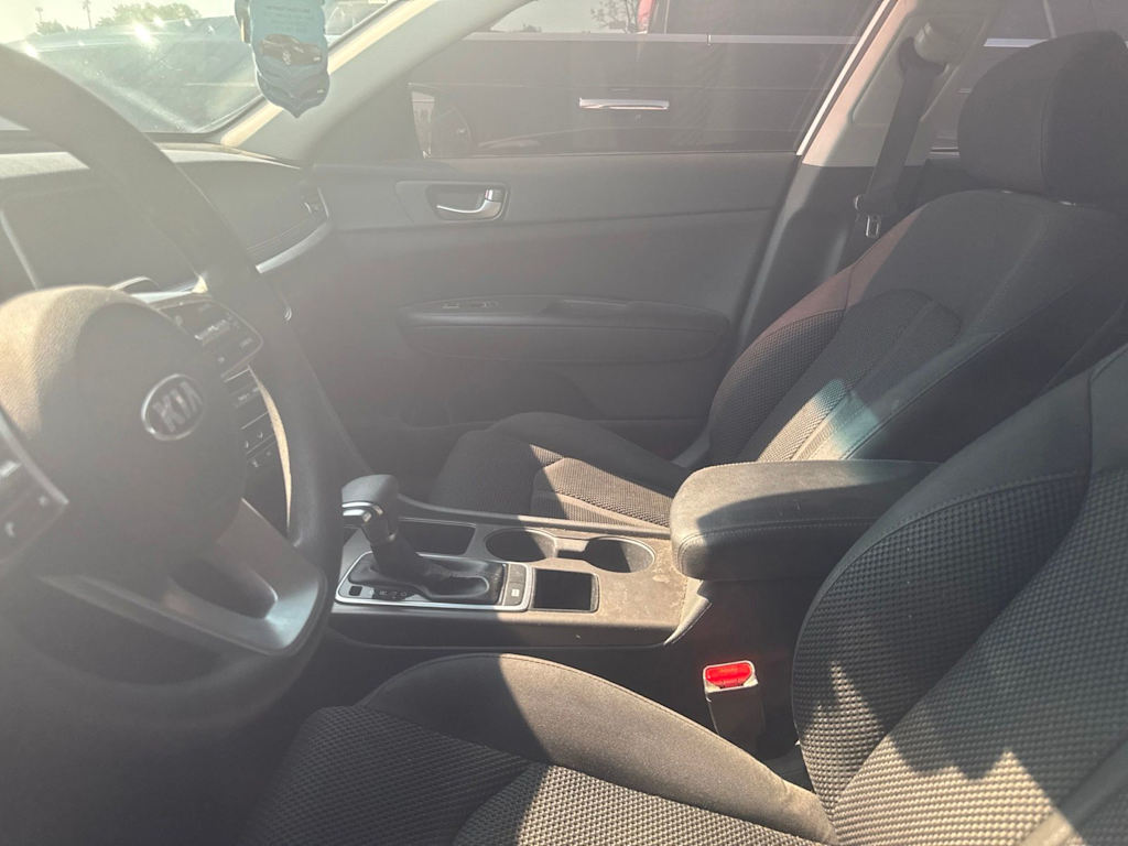 Thumbnail: 2020 Kia Optima - 32
