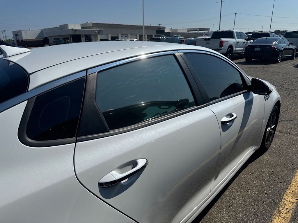 Thumbnail: 2020 Kia Optima - 12