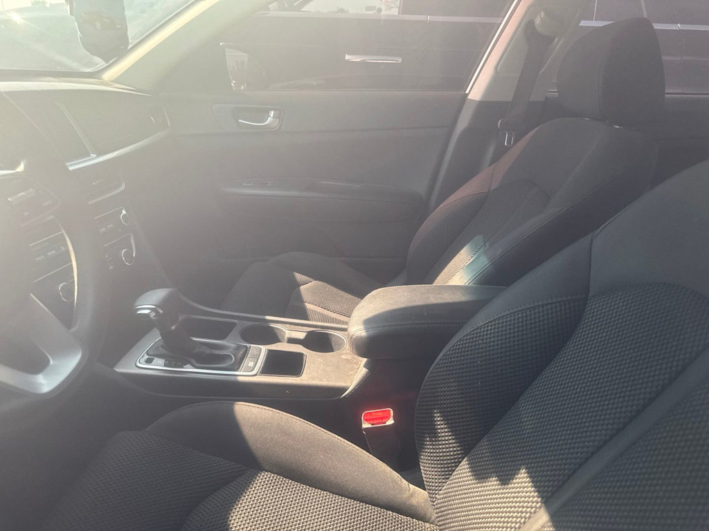 Thumbnail: 2020 Kia Optima - 31