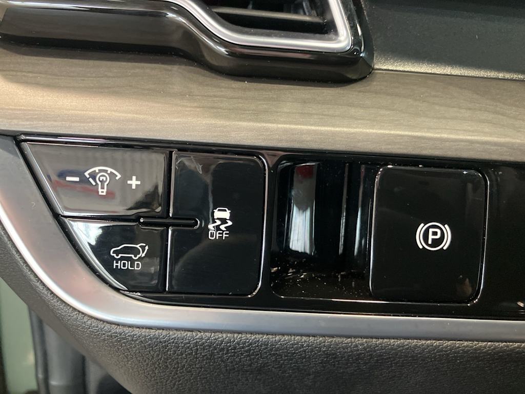 Thumbnail: 2023 Kia Sportage - 21