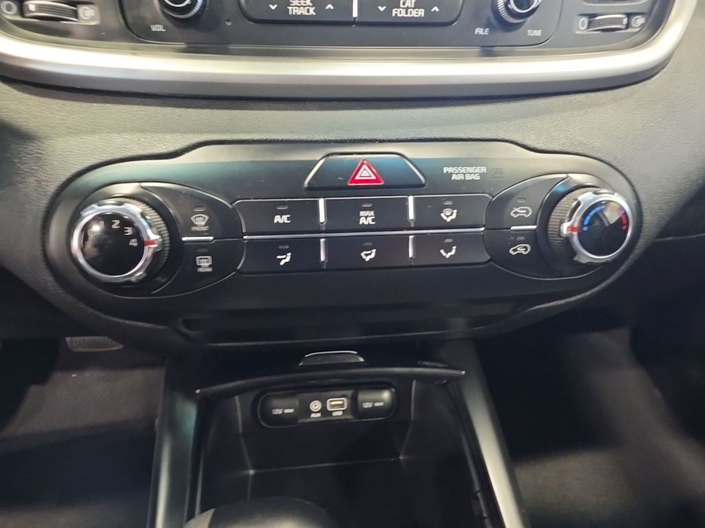 Thumbnail: 2018 Kia Sorento - 29