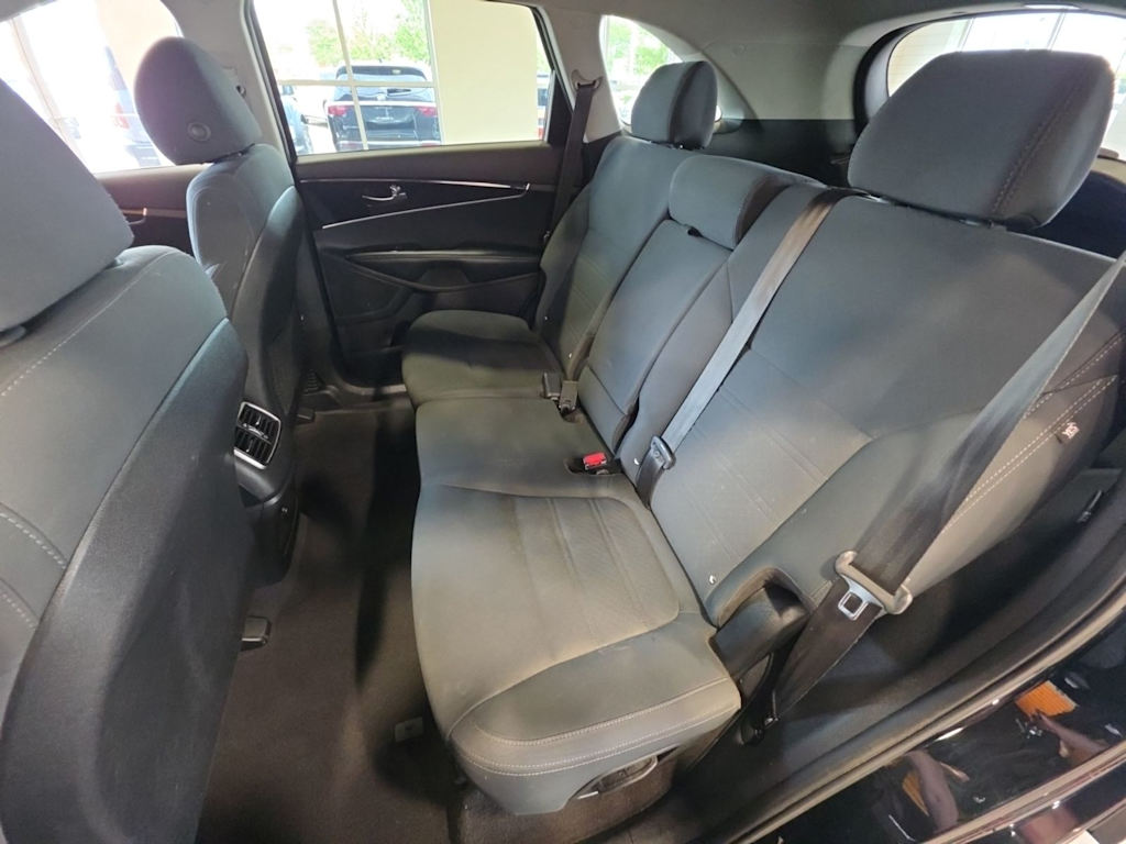 Thumbnail: 2018 Kia Sorento - 10