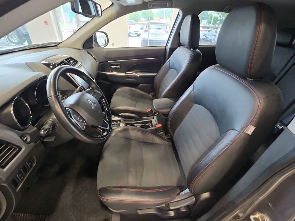 Thumbnail: 2024 Mitsubishi Outlander Sport - 8
