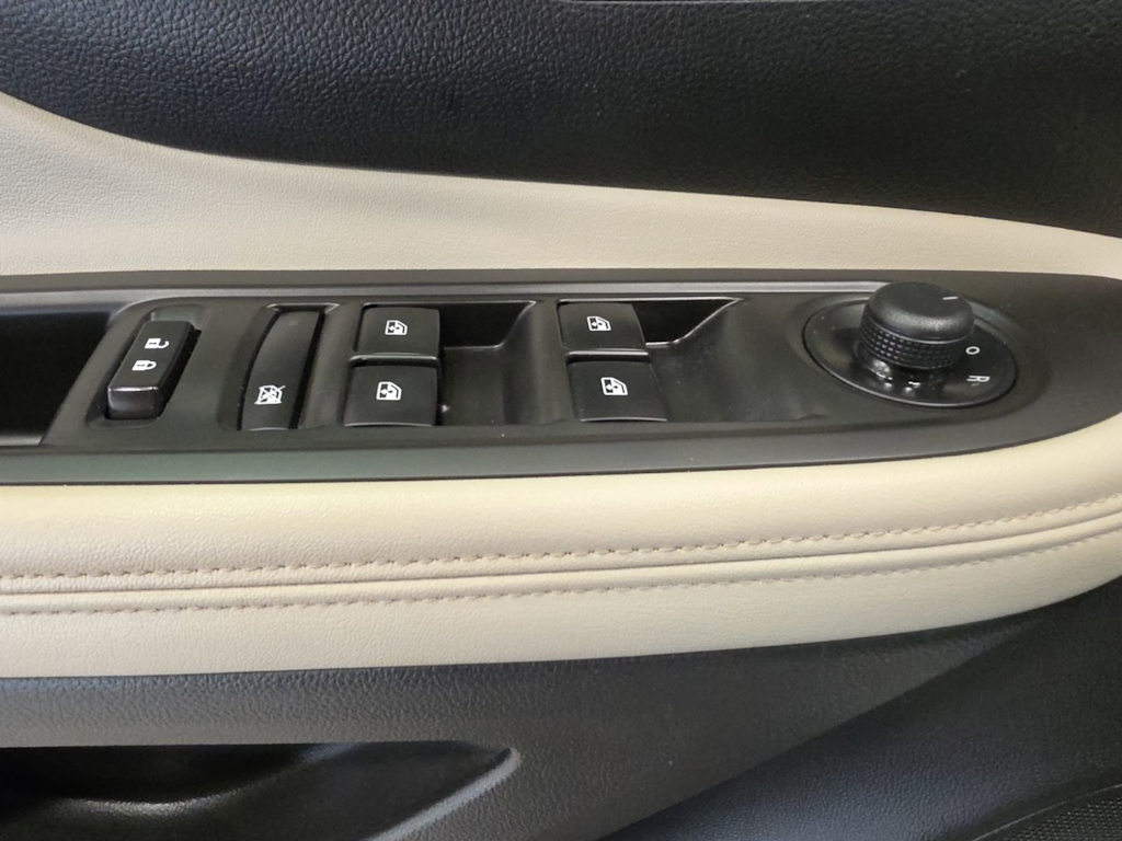 Thumbnail: 2017 Buick Encore - 21