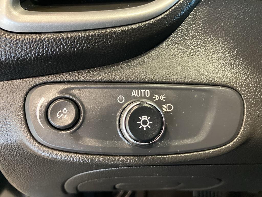 Thumbnail: 2019 Chevrolet Trax - 19