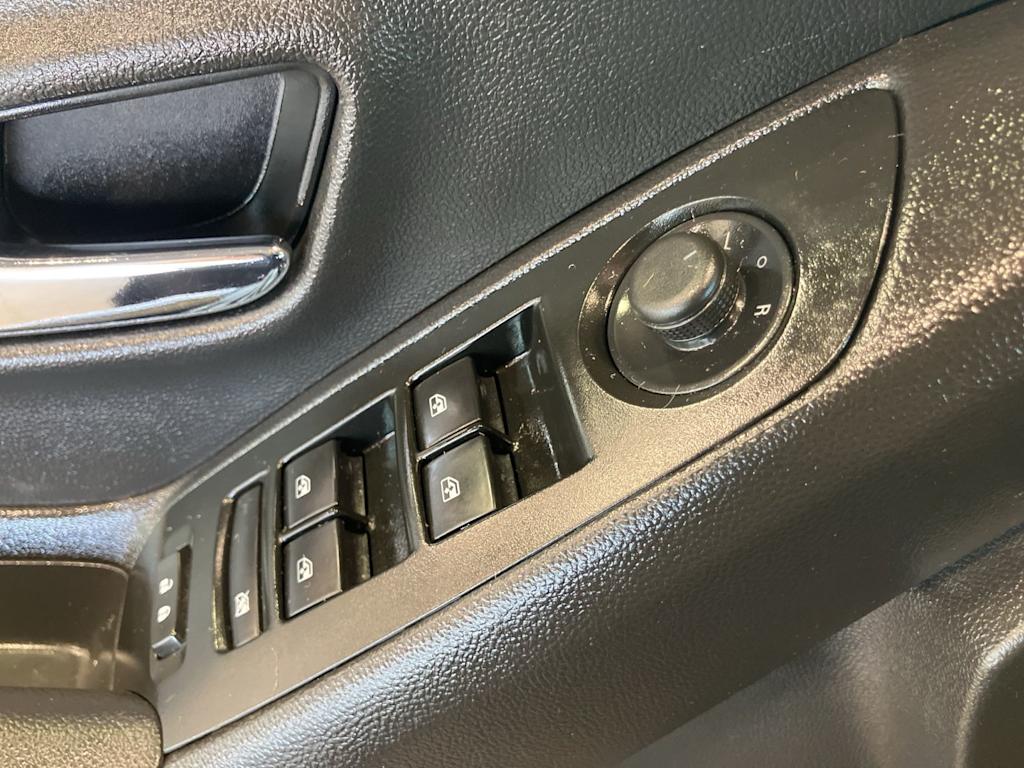 Thumbnail: 2019 Chevrolet Trax - 18