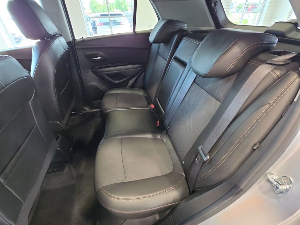 Thumbnail: 2022 Chevrolet Trax - 8