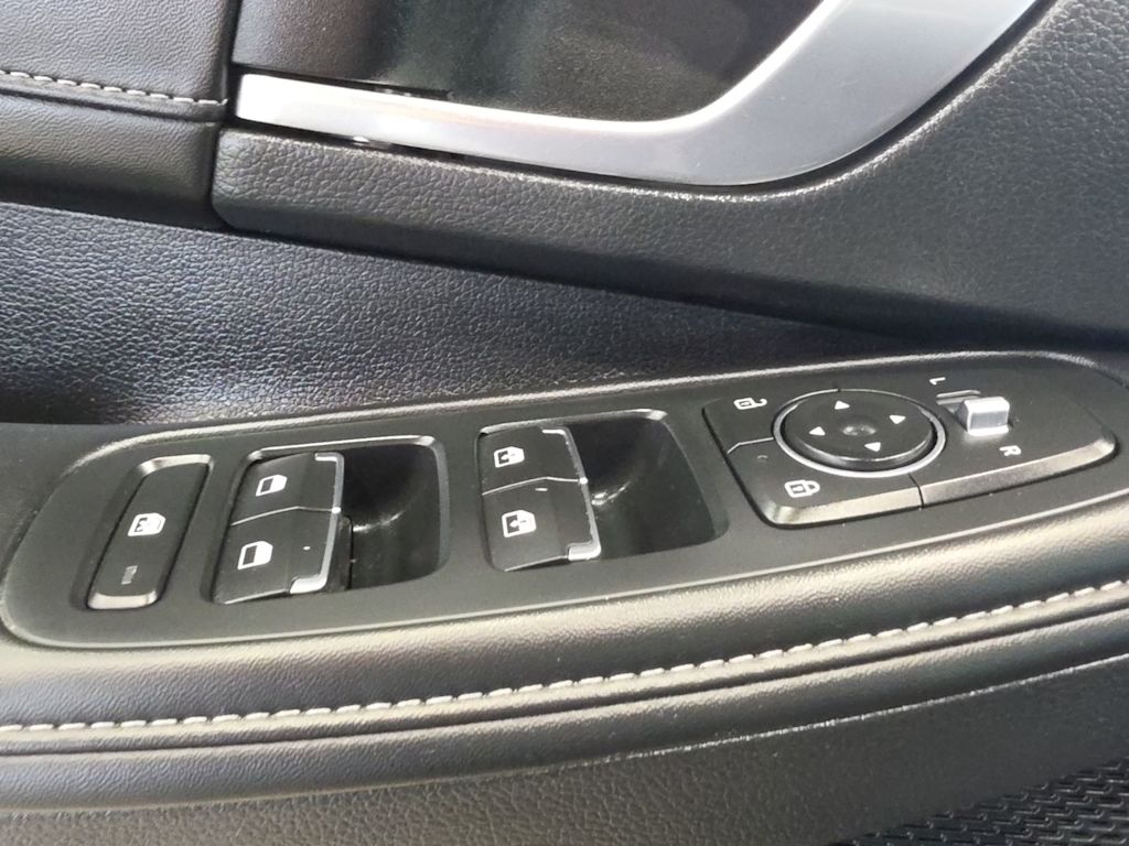 Thumbnail: 2023 Hyundai Sonata - 23