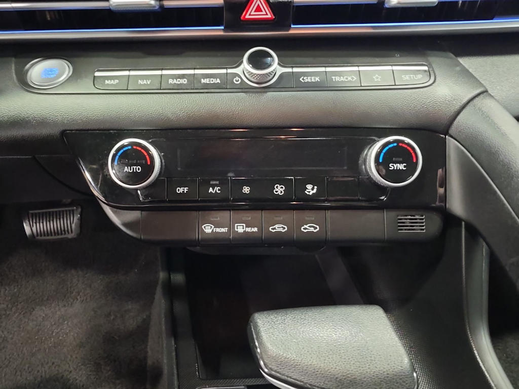 Thumbnail: 2024 Hyundai Elantra - 25