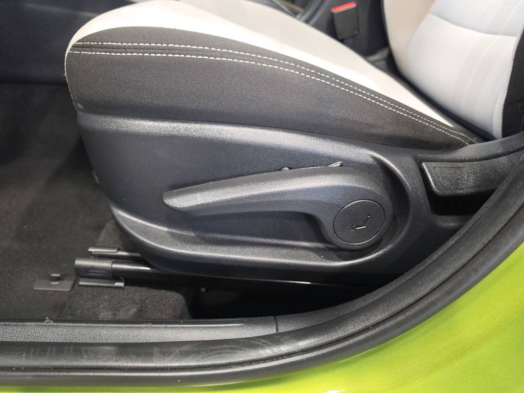 Thumbnail: 2023 Hyundai Venue - 22