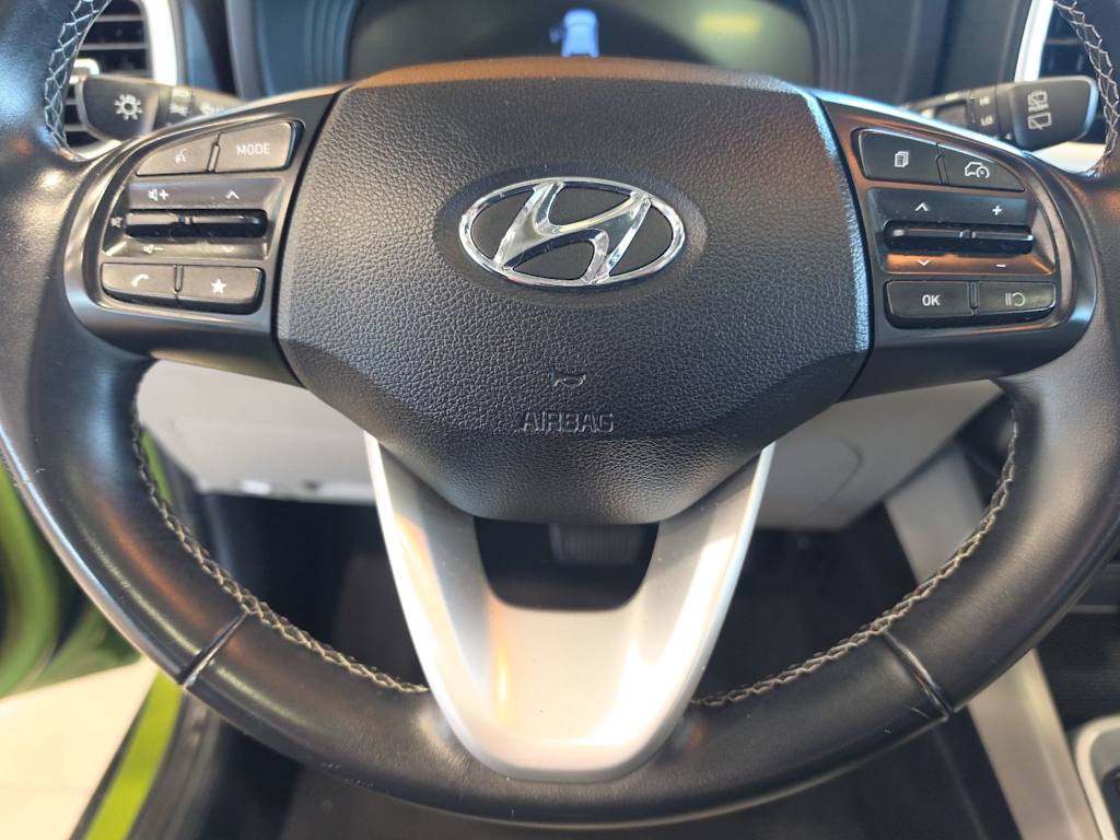 Thumbnail: 2023 Hyundai Venue - 25