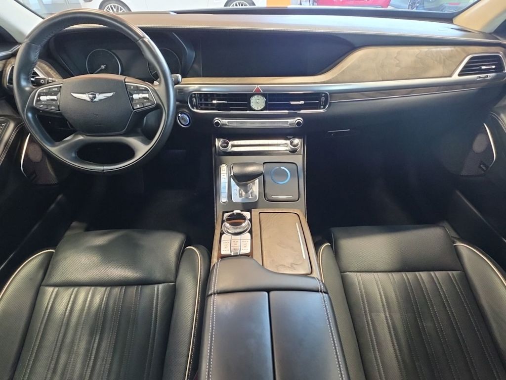 Thumbnail: 2021 Genesis G90 - 2