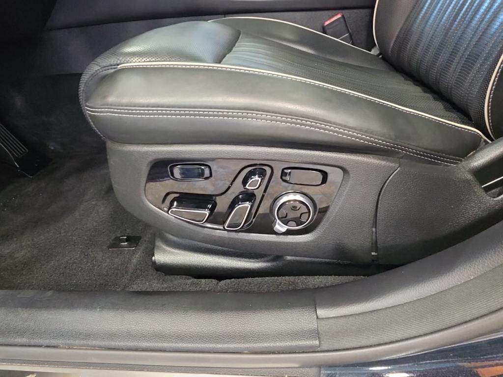 Thumbnail: 2021 Genesis G90 - 23