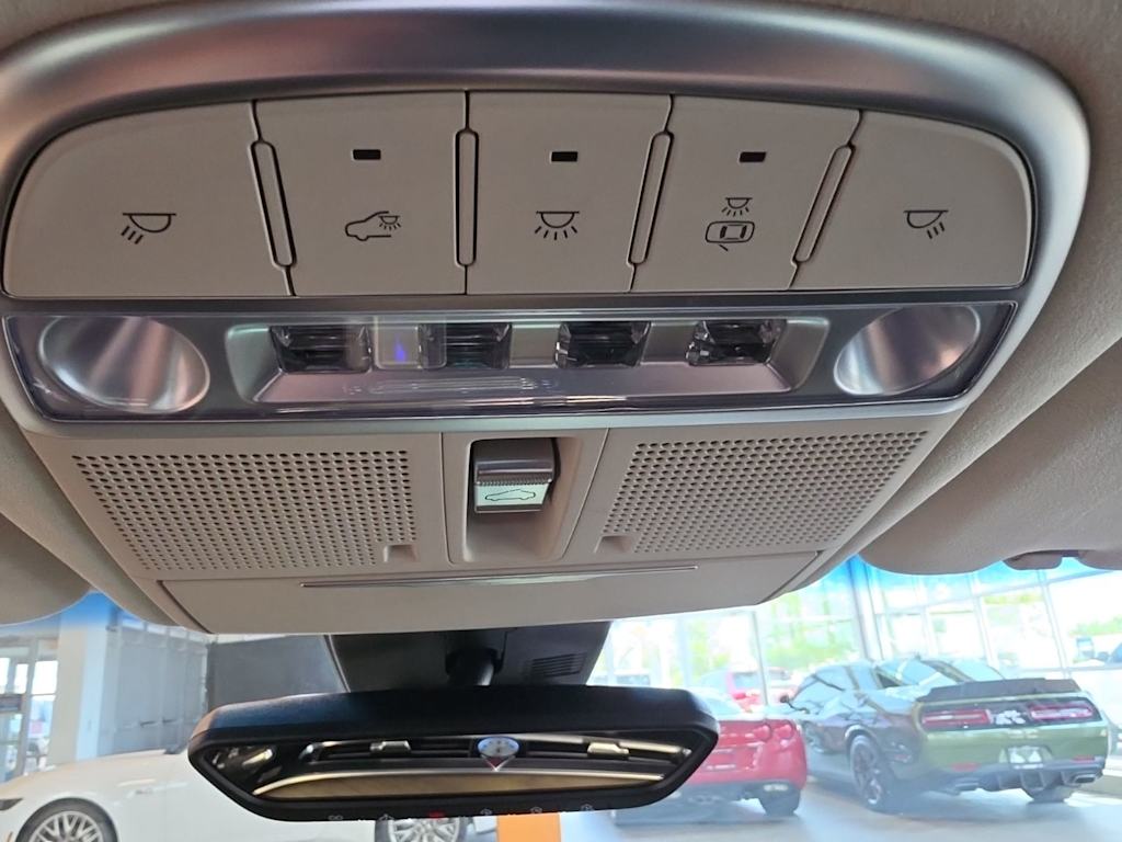 Thumbnail: 2021 Genesis G90 - 30