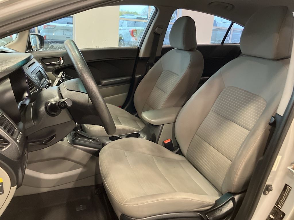 Thumbnail: 2014 Kia Forte - 9