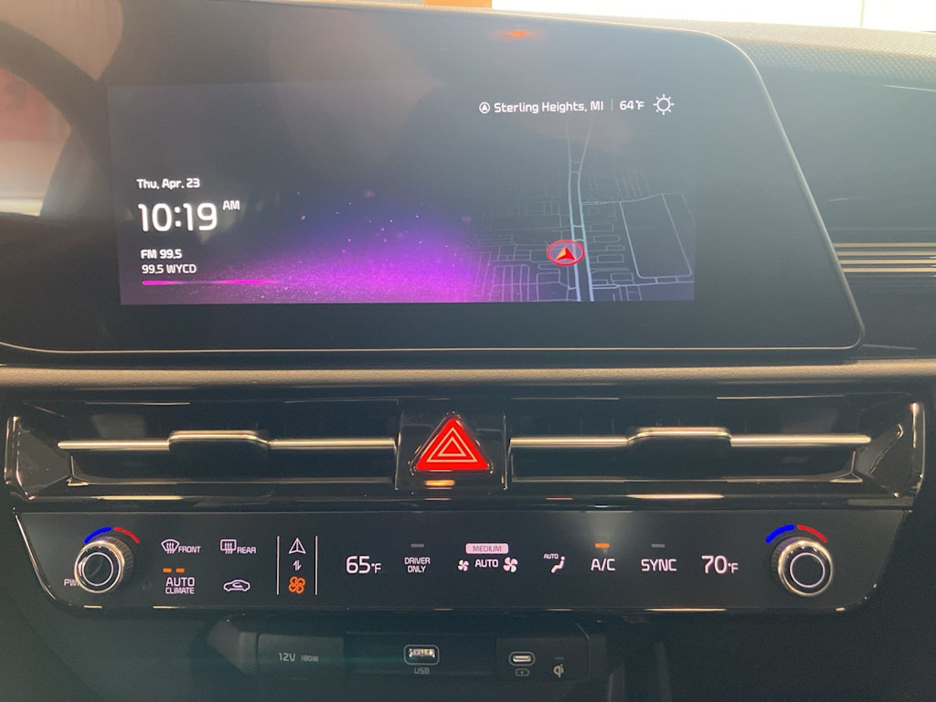 Thumbnail: 2023 Kia Niro - 11