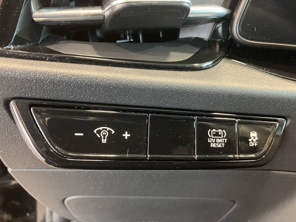 Thumbnail: 2023 Kia Niro - 19