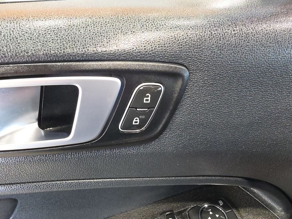 Thumbnail: 2018 Ford EcoSport - 25