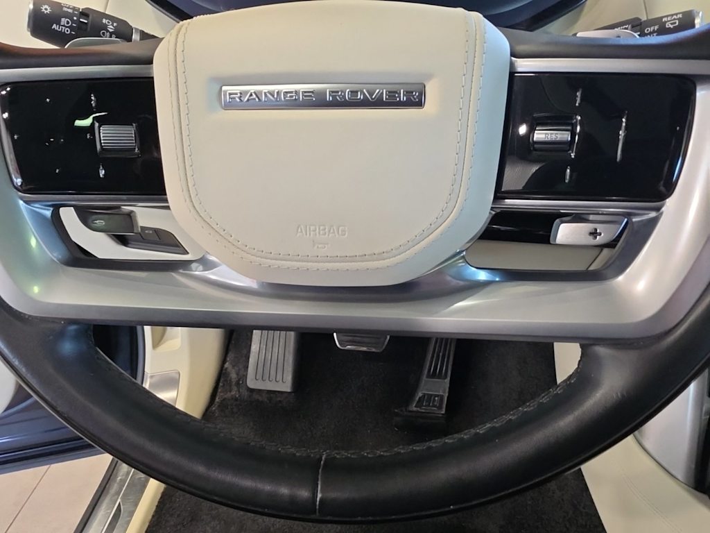 Thumbnail: 2023 Land Rover Range Rover - 3