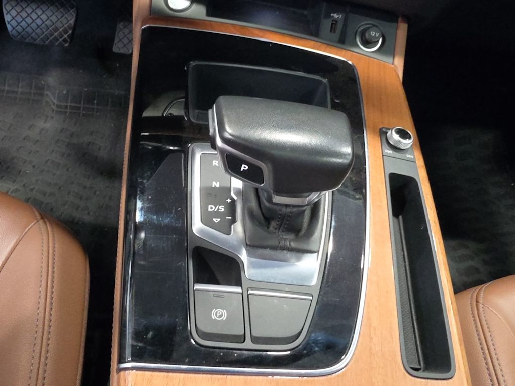 Thumbnail: 2021 Audi Q5 - 12