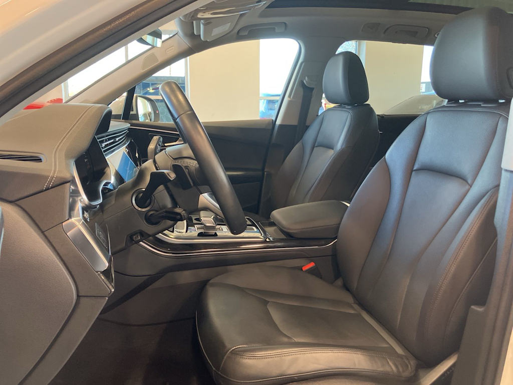 Thumbnail: 2023 Audi Q7 - 9