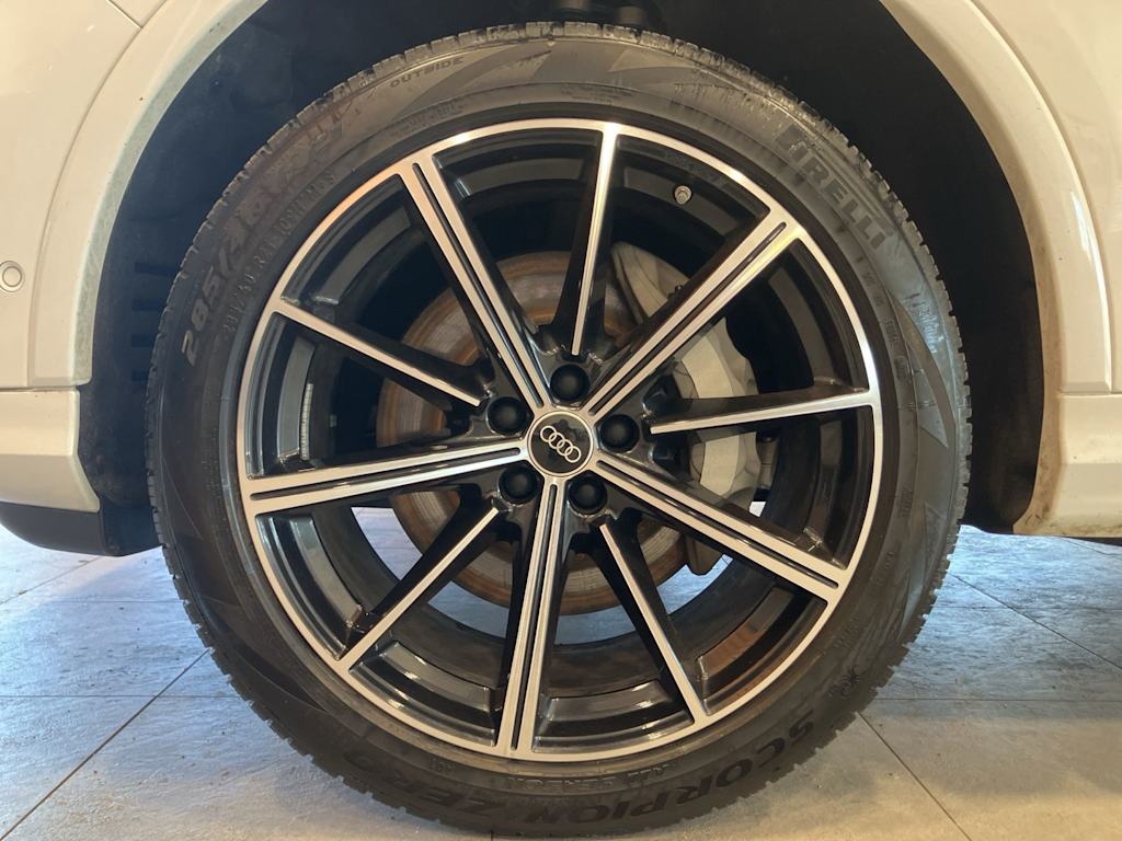 Thumbnail: 2023 Audi Q7 - 8