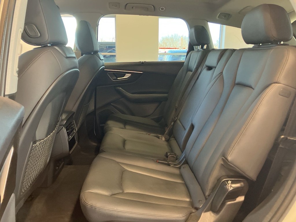 Thumbnail: 2023 Audi Q7 - 11