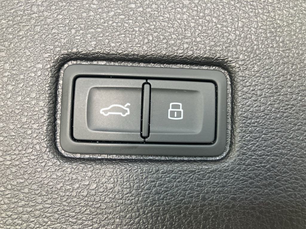 Thumbnail: 2023 Audi Q7 - 30