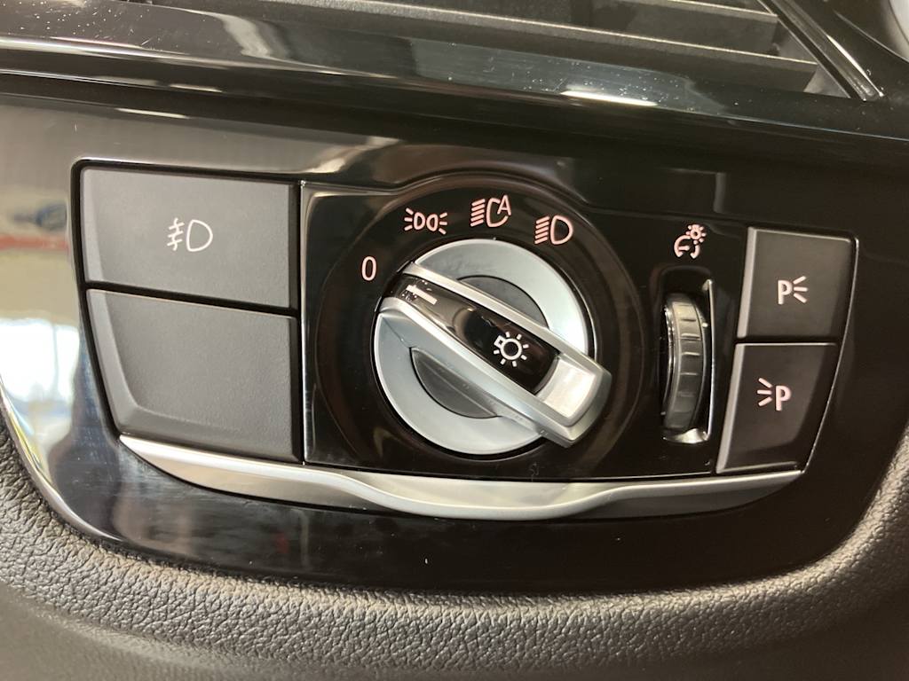 Thumbnail: 2019 BMW 5 Series - 23