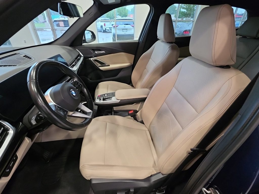 Thumbnail: 2023 BMW X1 - 8