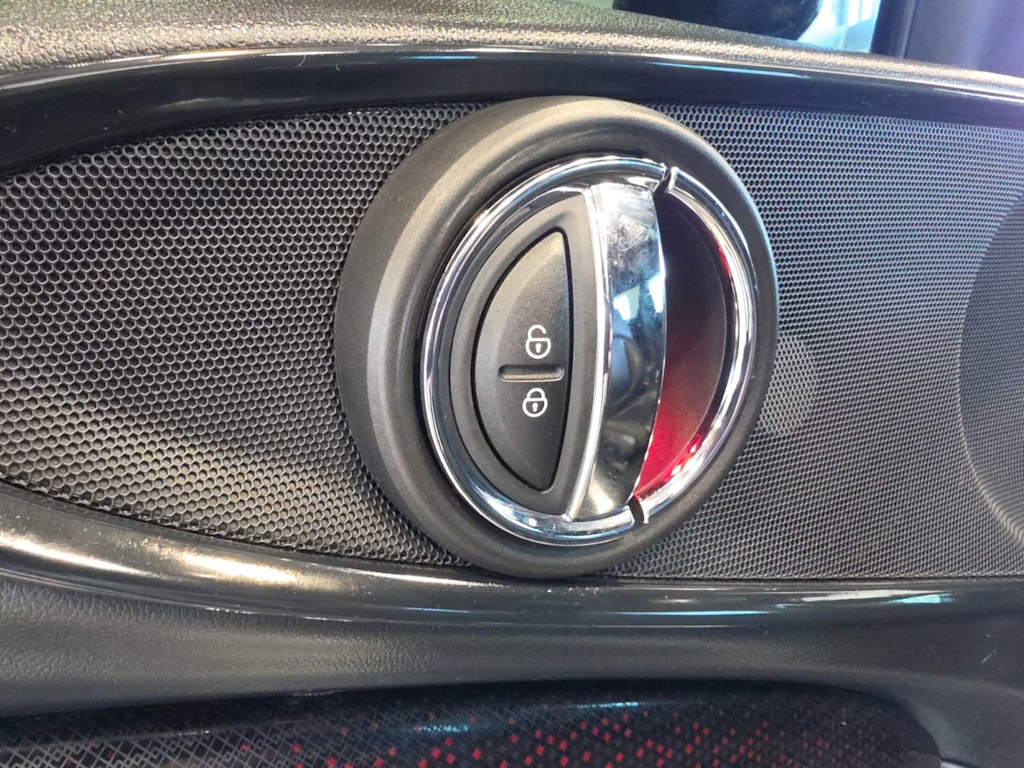 Thumbnail: 2020 MINI Cooper Clubman - 25