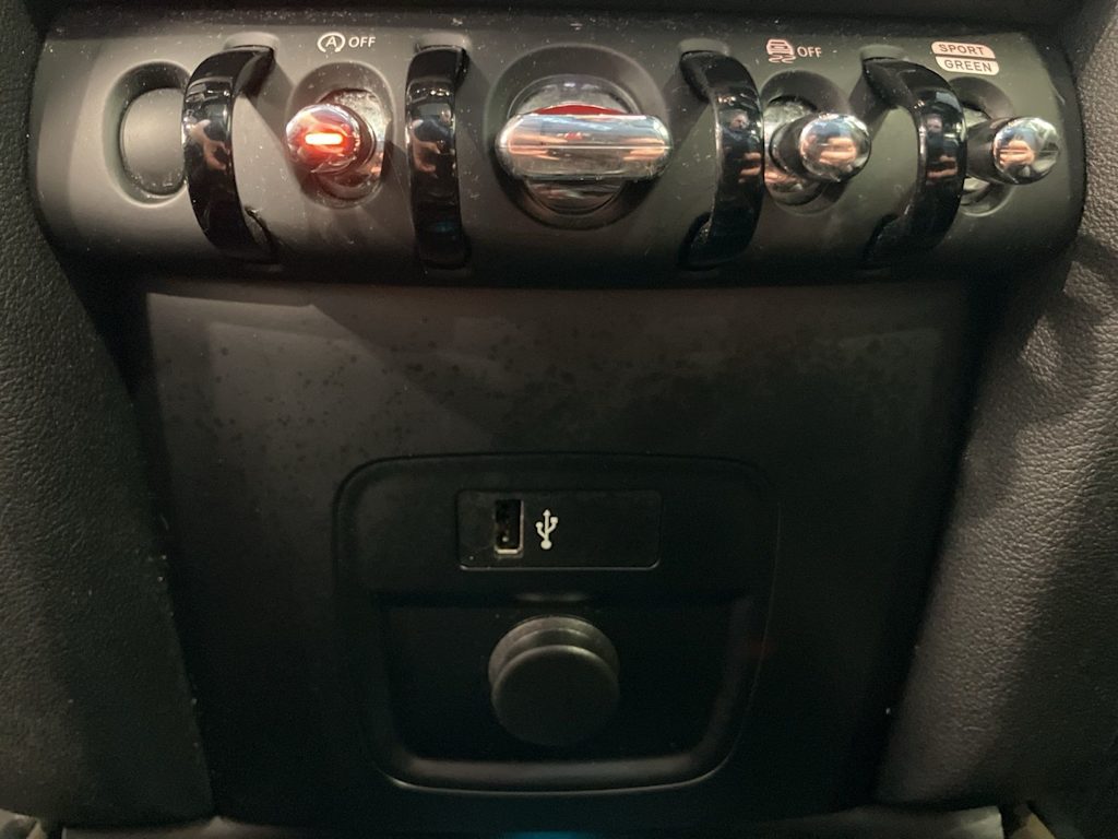 Thumbnail: 2019 MINI Cooper Countryman - 26