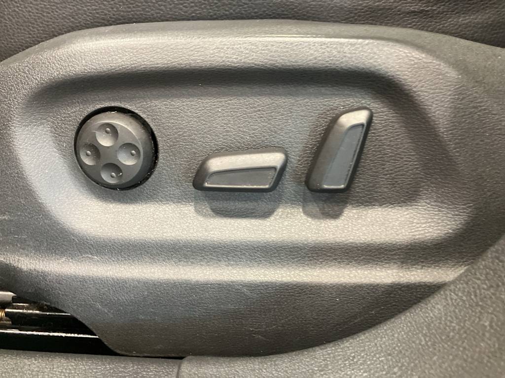 Thumbnail: 2016 Volkswagen Tiguan - 19