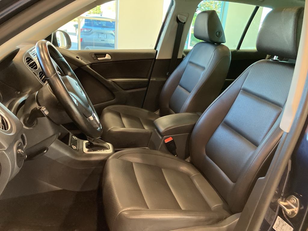 Thumbnail: 2016 Volkswagen Tiguan - 8