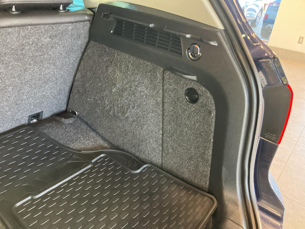 Thumbnail: 2016 Volkswagen Tiguan - 9