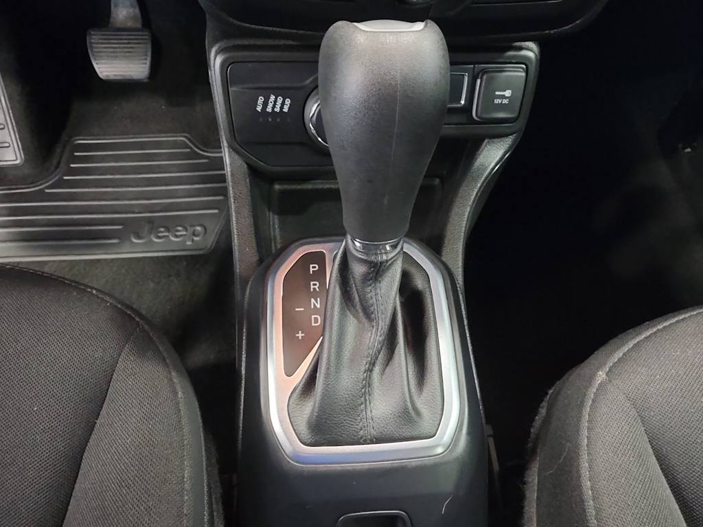 Thumbnail: 2019 Jeep Renegade - 9