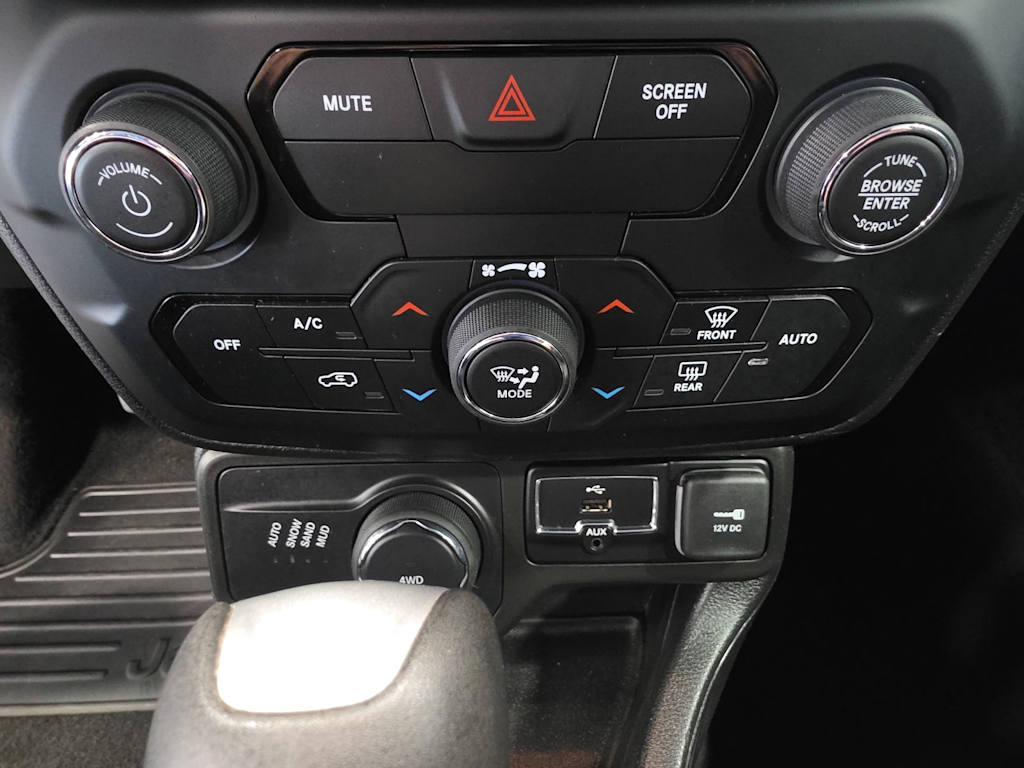 Thumbnail: 2019 Jeep Renegade - 26