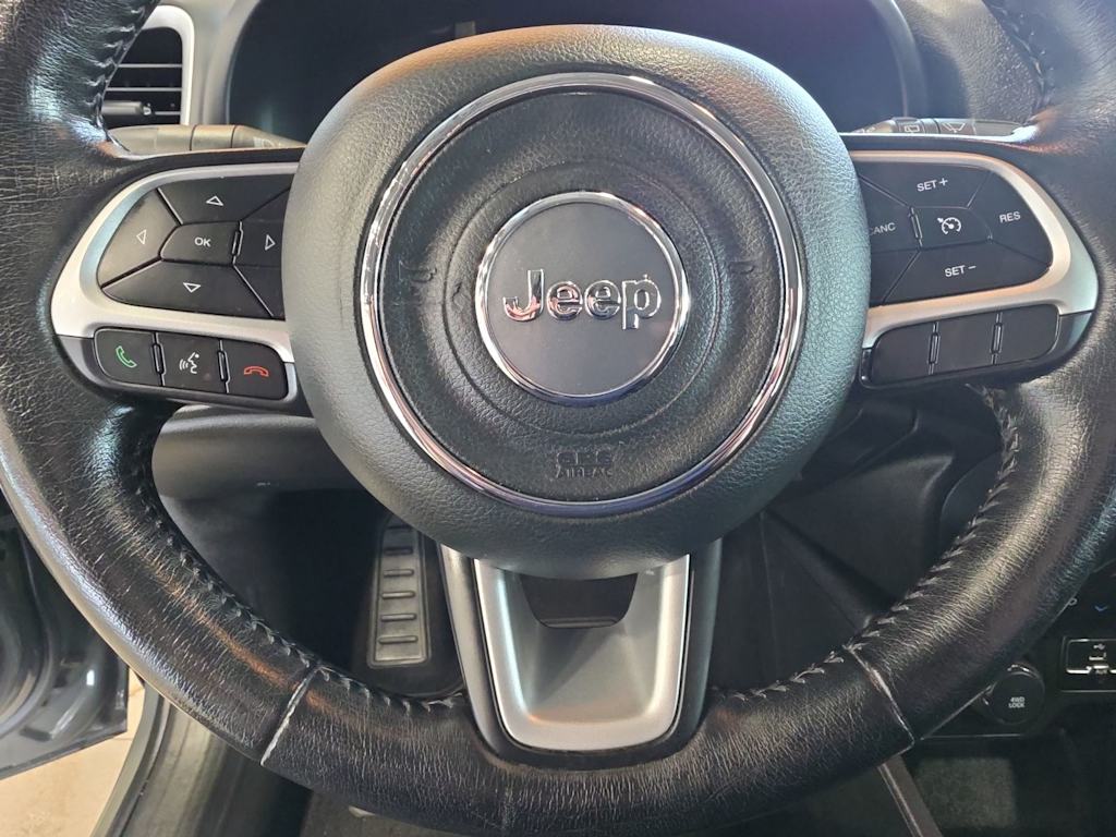 Thumbnail: 2019 Jeep Renegade - 23