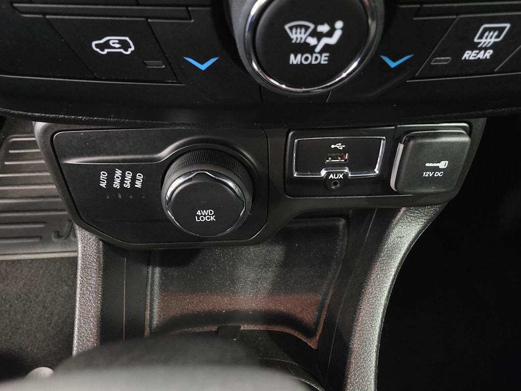 Thumbnail: 2019 Jeep Renegade - 25