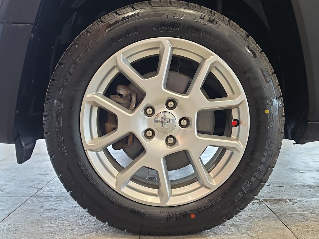 Thumbnail: 2019 Jeep Renegade - 7