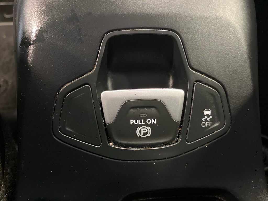 Thumbnail: 2020 Jeep Renegade - 21